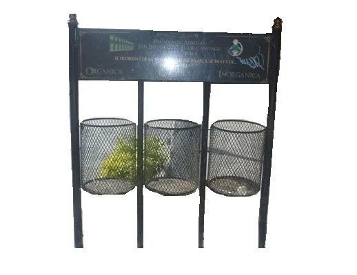 BANCA-APIZAQUITO-colores-madera-plasti-grabado-asiento-playa-plazas-comerciales-imagen-difalur-dialu