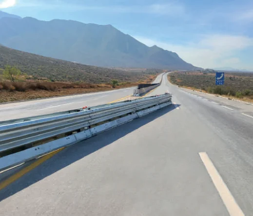 POSTE-LATIGO-Y-RECTO-disparo-estructura-puente-conico--vialsing-